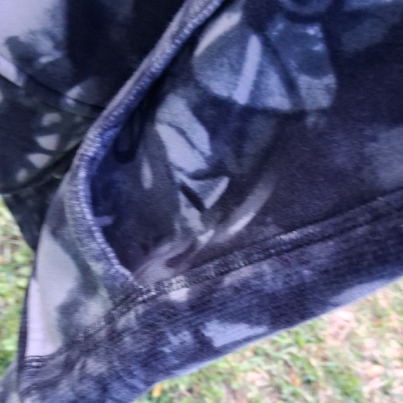 Lululemon Athletica Blue and White Zip-Up Hoodie - Picture 5 of 12